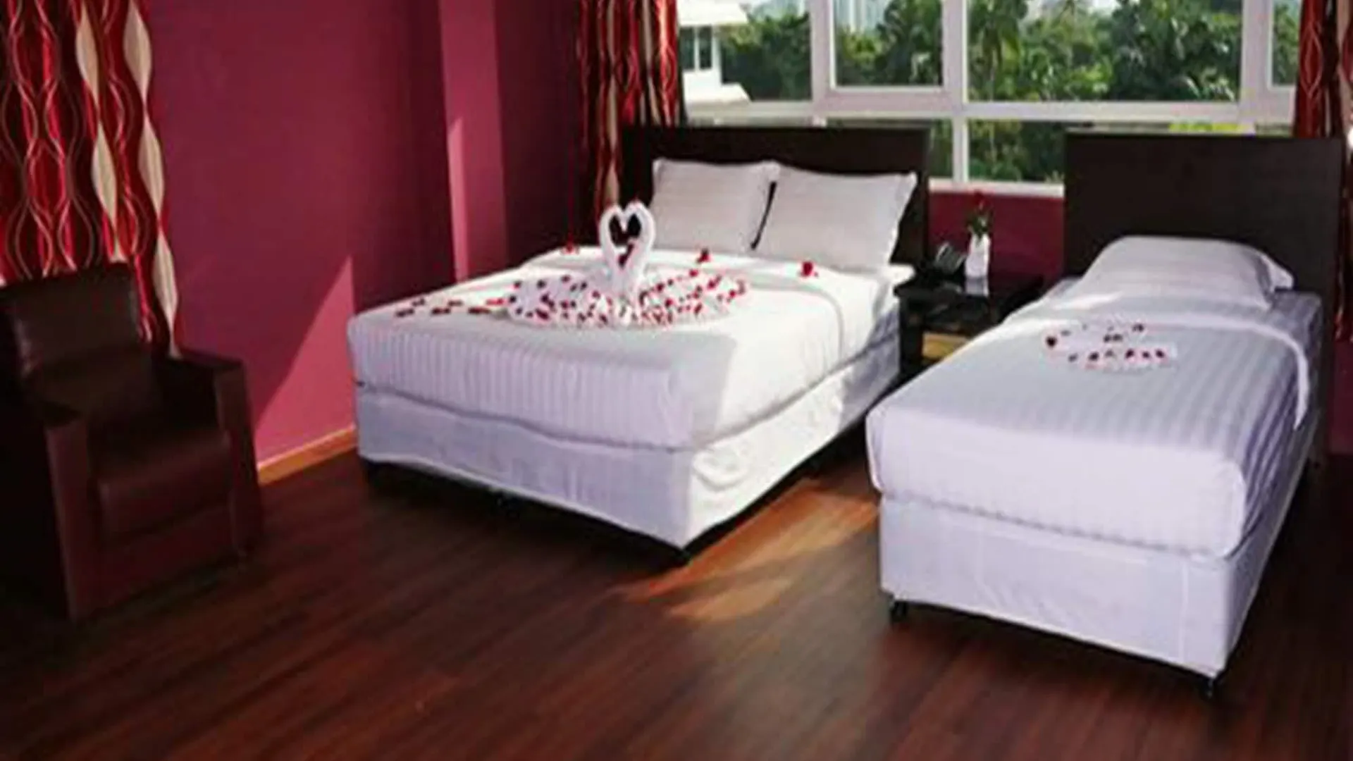 Beauty Land Hotel يانغون 3*,