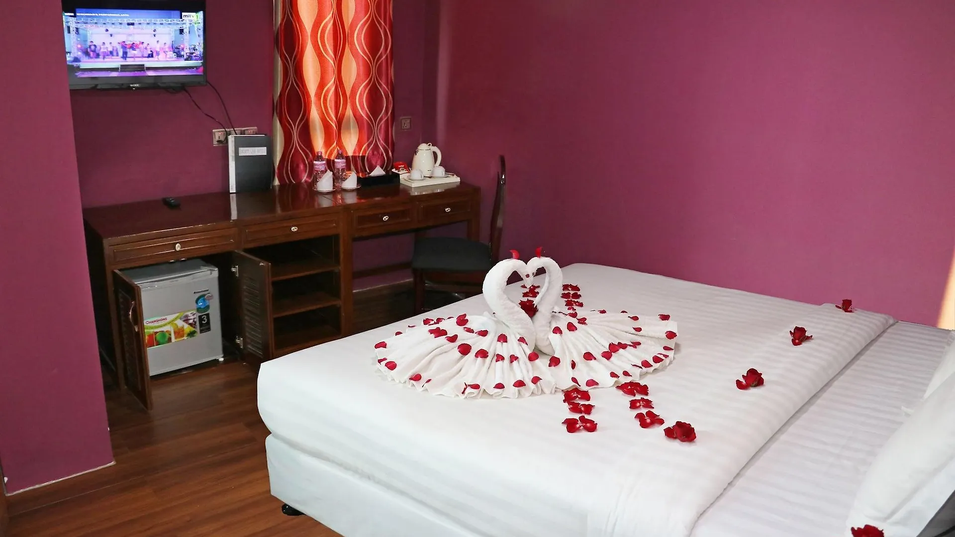 Beauty Land Hotel يانغون 3*,