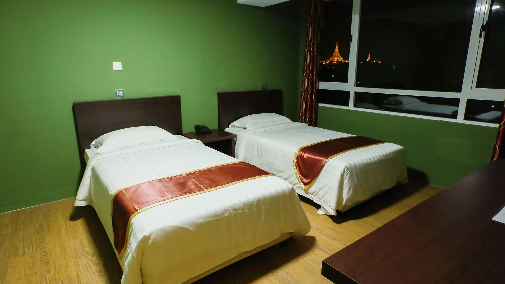 Beauty Land Hotel يانغون